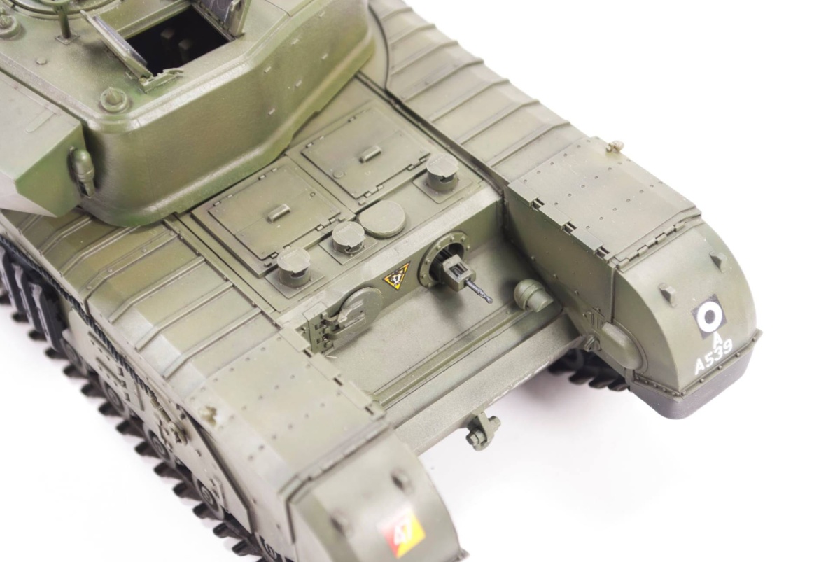 Zdjęcie dodatkowe produktu Churchill Mk.VII British Heavy Infantry Tank 1:35 AFV Club 35324