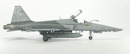 Zdjęcie dodatkowe produktu RF-5S Tiger eye Singapore Air Force 1:48 AFV Club 48S08