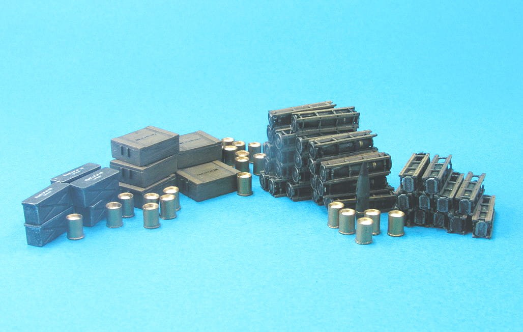 Zdjęcie dodatkowe produktu German 10.5cm Howitzer Ammunition and Accessory Set 1:35 AFV Club 35062