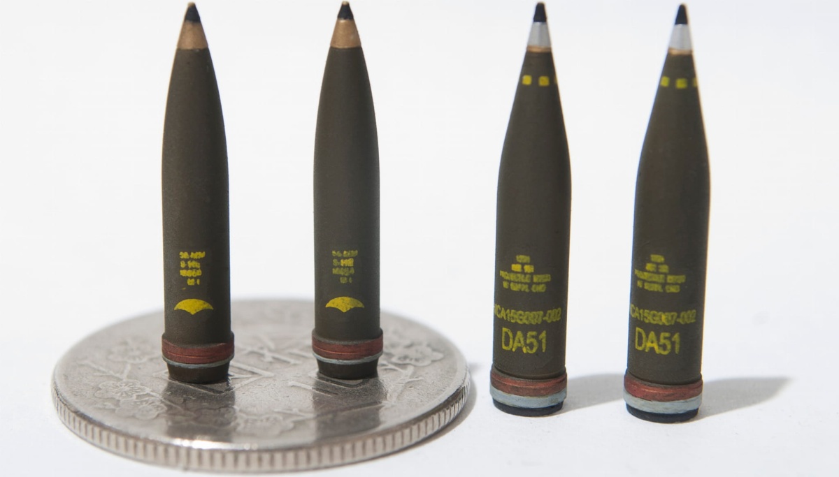 Zdjęcie dodatkowe produktu Aluminiowy Pocisk Artyleryjski 155mm M1122 i M454 1:35 AFV Club AG35055