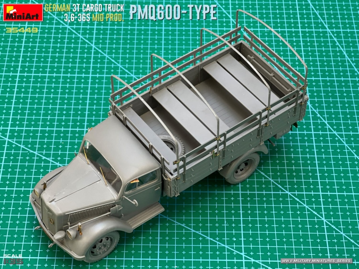 Zdjęcie dodatkowe produktu Niemiecka Ciężarówka 3t Cargo Truck 3,6-36s Mid Prod. Typ Pmq600 1:35 MiniArt 35449