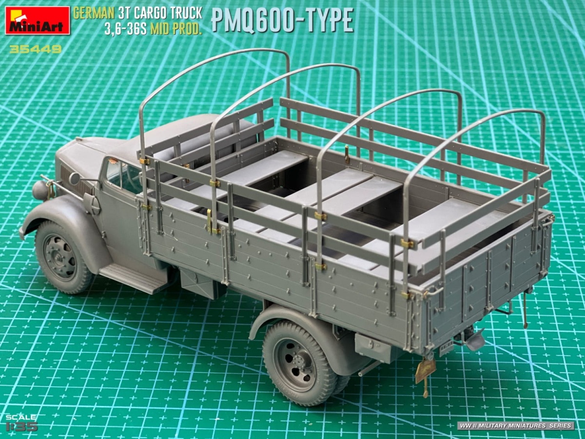 Zdjęcie dodatkowe produktu Niemiecka Ciężarówka 3t Cargo Truck 3,6-36s Mid Prod. Typ Pmq600 1:35 MiniArt 35449