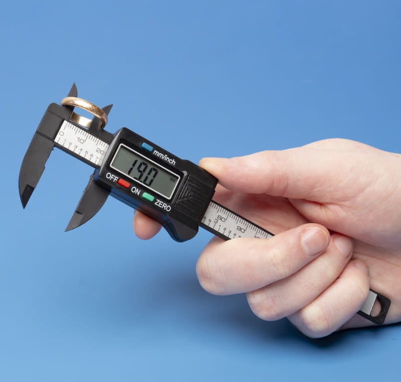 Zdjęcie dodatkowe produktu Plastikowa suwmiarka cyfrowa LCD Modelcraft (100 mm) Shesto PGA1001