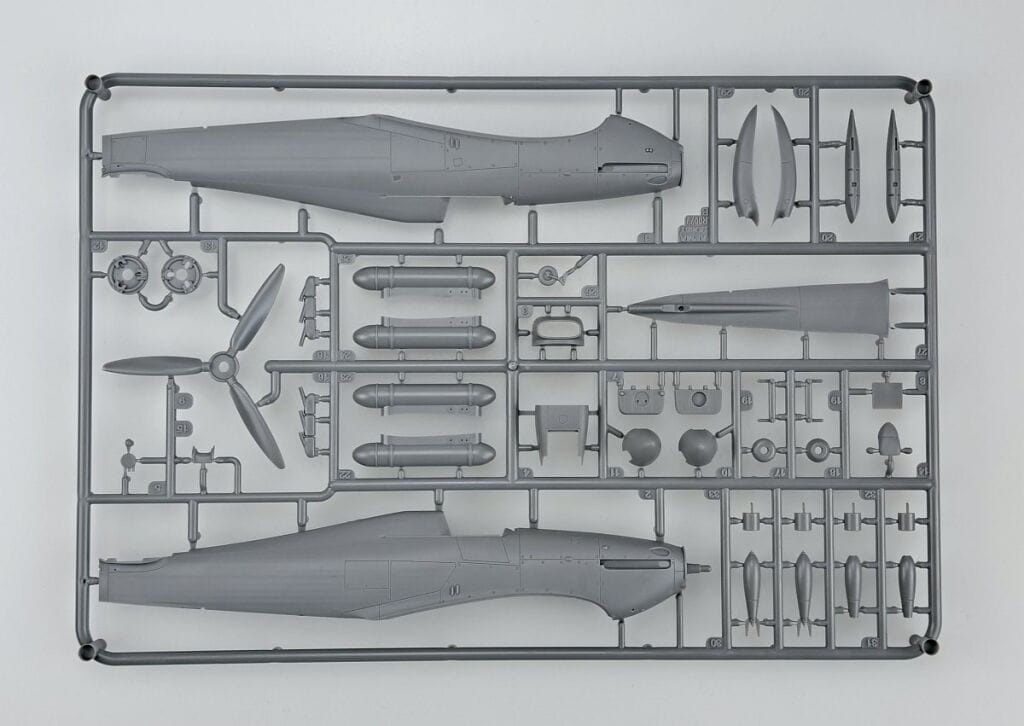 Zdjęcie dodatkowe produktu Hurricane Mk IIc 1/48 1:48 Arma Hobby 40004