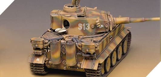 Zdjęcie dodatkowe produktu Tiger I Early z pełnym wnętrzem 1:35 Academy 13239