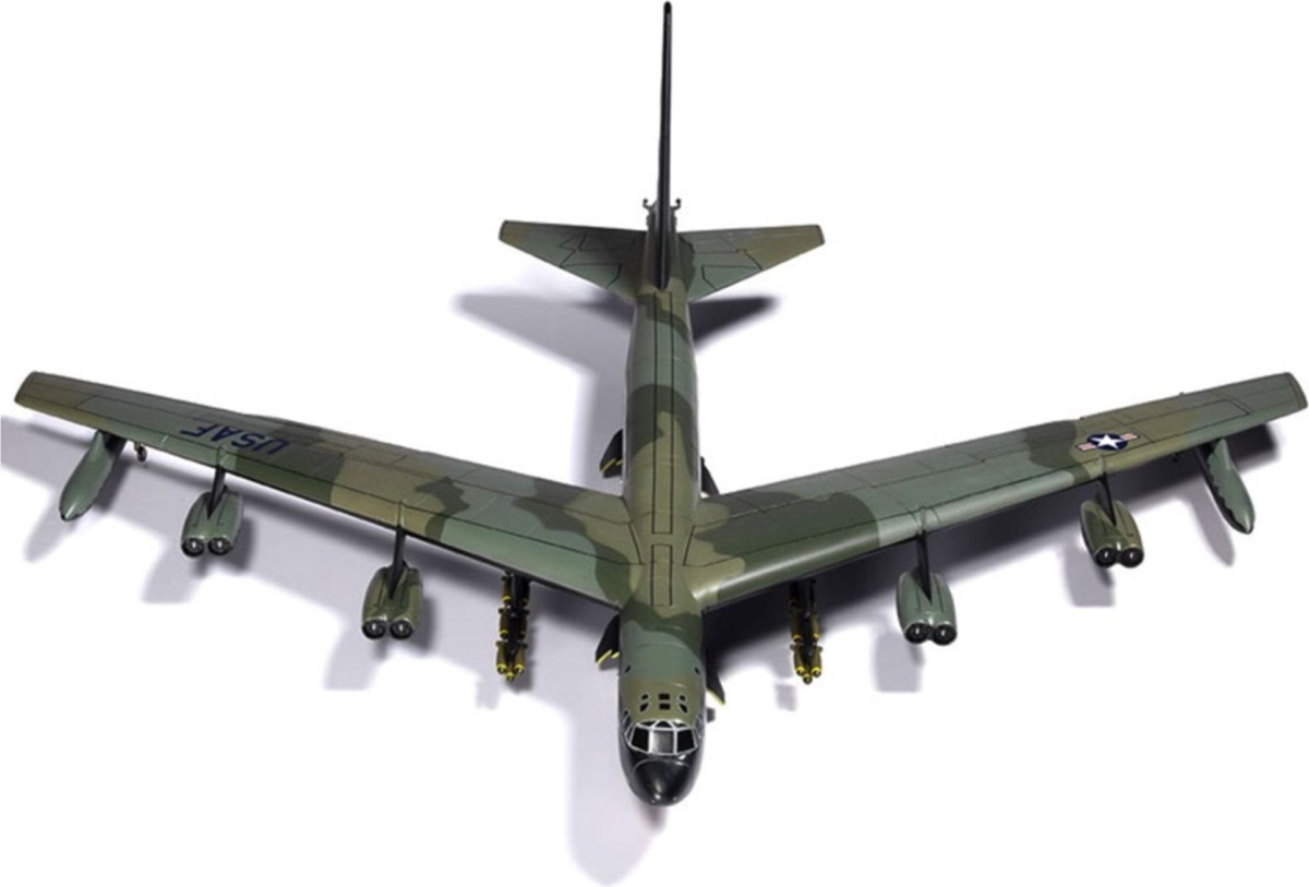Zdjęcie dodatkowe produktu B-52D Stratofortress 1:144 Academy 12632