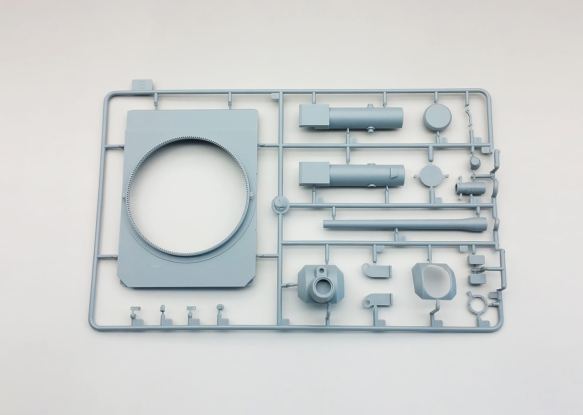 Zdjęcie dodatkowe produktu E-100 Niemiecki Czołg Superciężki 1:35 Amusing Hobby 35A015