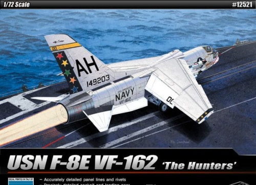 USN F-8E Crusader 1:72 Academy 12521