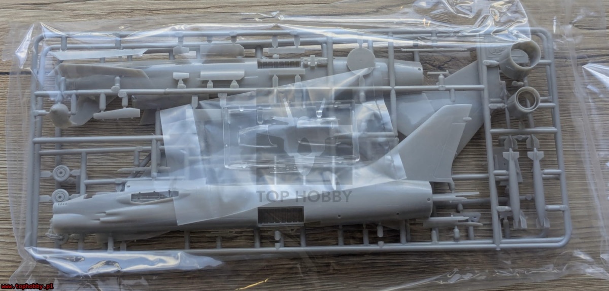 Zdjęcie dodatkowe produktu F-8E Crusader 1:72 Hasegawa C9