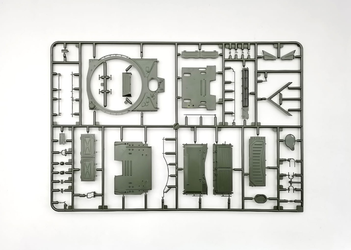 Zdjęcie dodatkowe produktu T-72AV z pełnym wnętrzem 1:35 Amusing Hobby 35A041