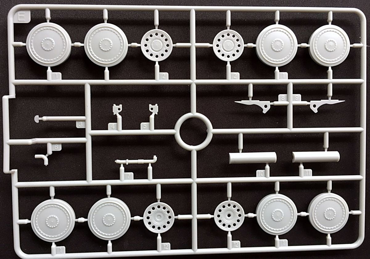 Zdjęcie dodatkowe produktu German Bergepanzer Hetzer with 2cm Flak Late 1:35 Thunder Models 35105