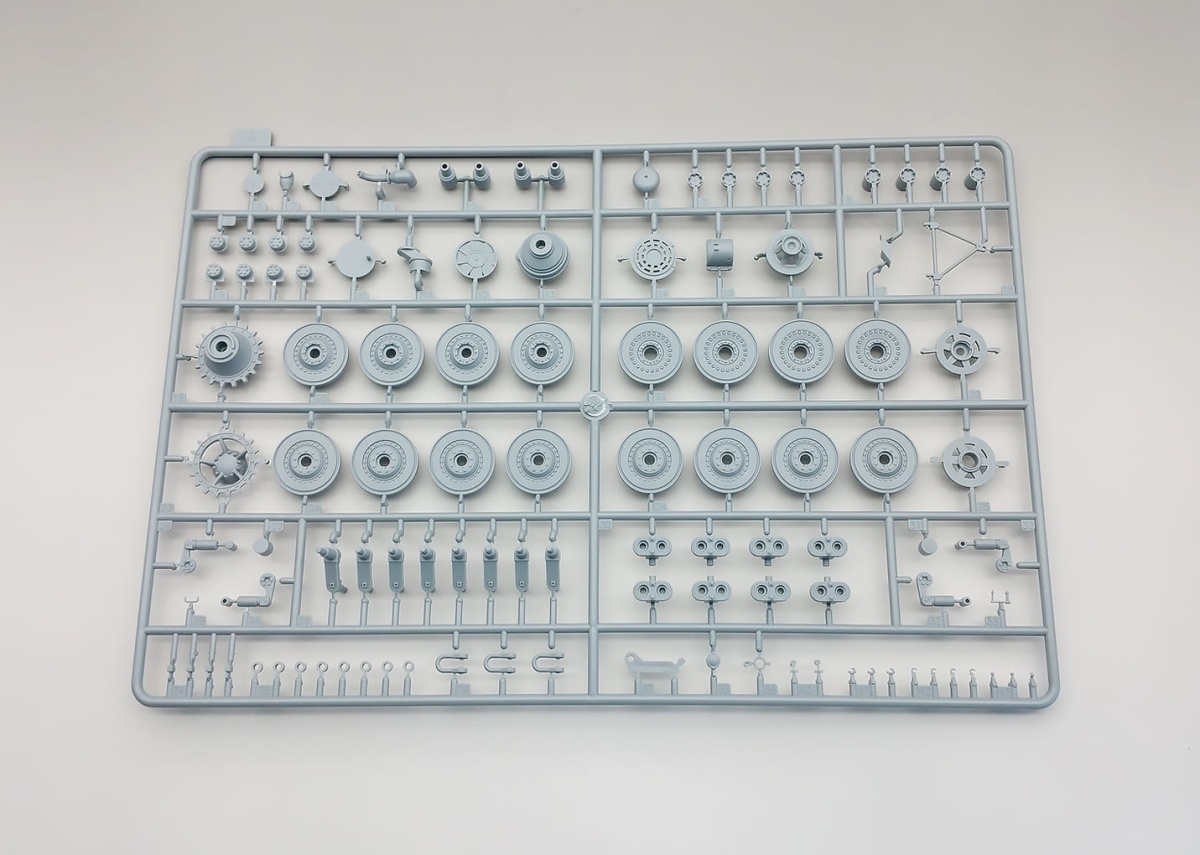Zdjęcie dodatkowe produktu Jagdpanzer E-100 1:35 Amusing Hobby 35A017