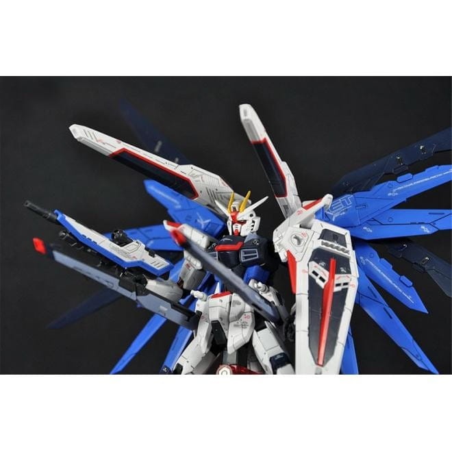 Zdjęcie dodatkowe produktu Gunpla ZGMF-X10A Freedom Gundam RG 1:144