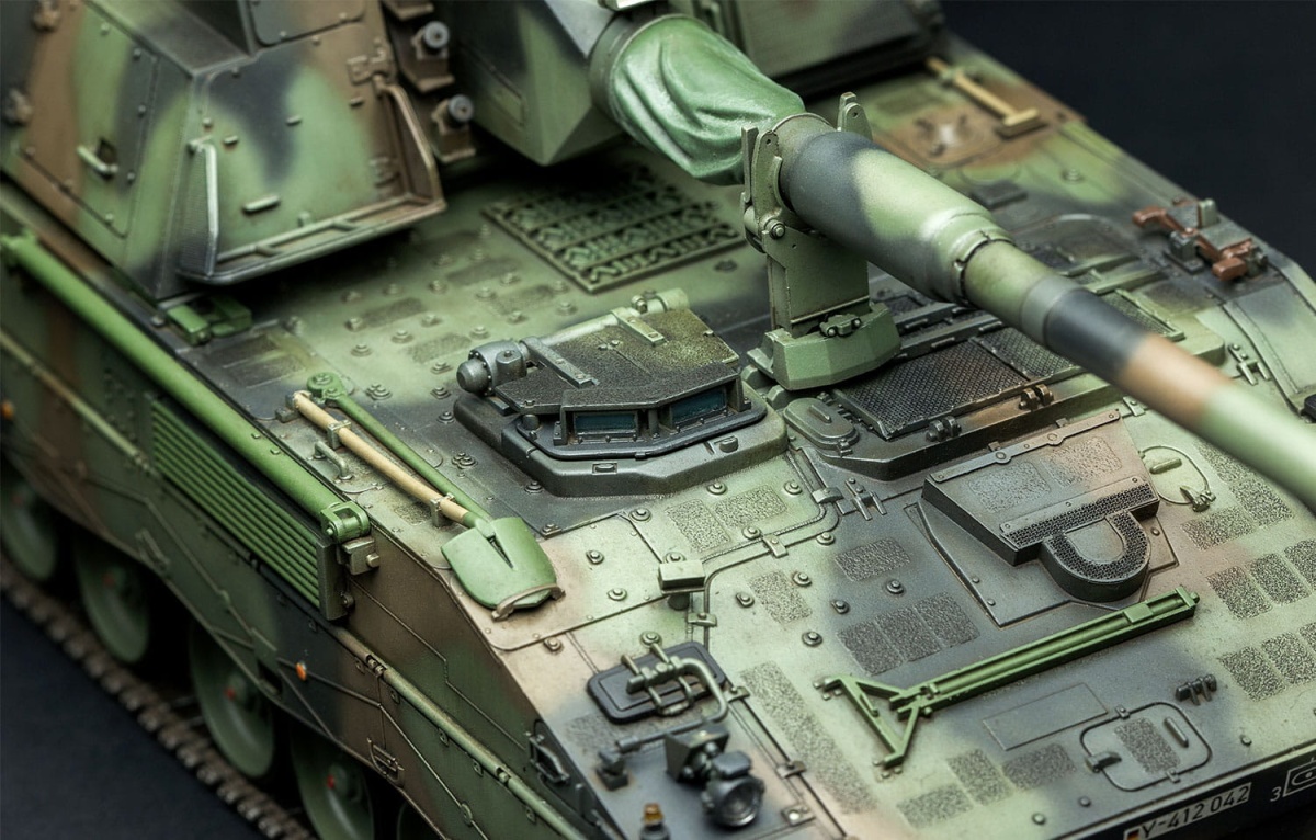 Zdjęcie dodatkowe produktu Niemiecka samobieżna haubica Panzerhaubitze 2000 1:35 Meng TS012