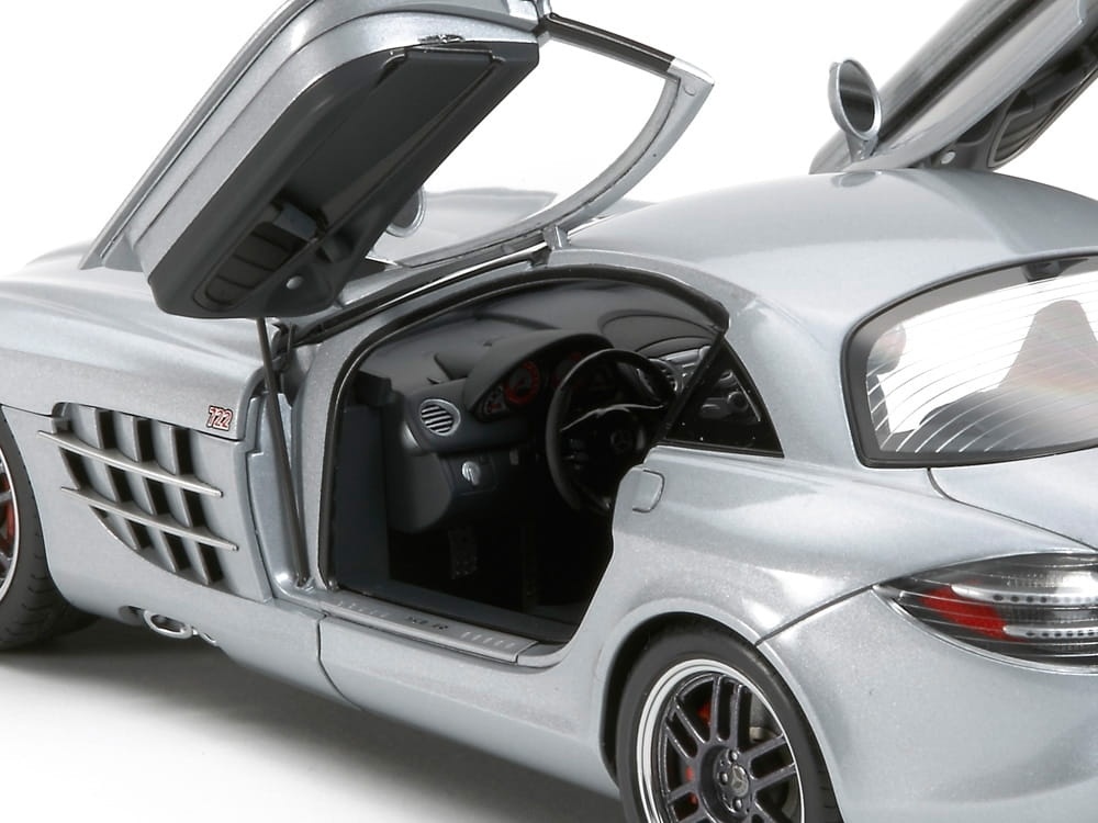 Zdjęcie dodatkowe produktu Mercedes-Benz SLR McLaren 722 Edition 1:24 Tamiya 24317
