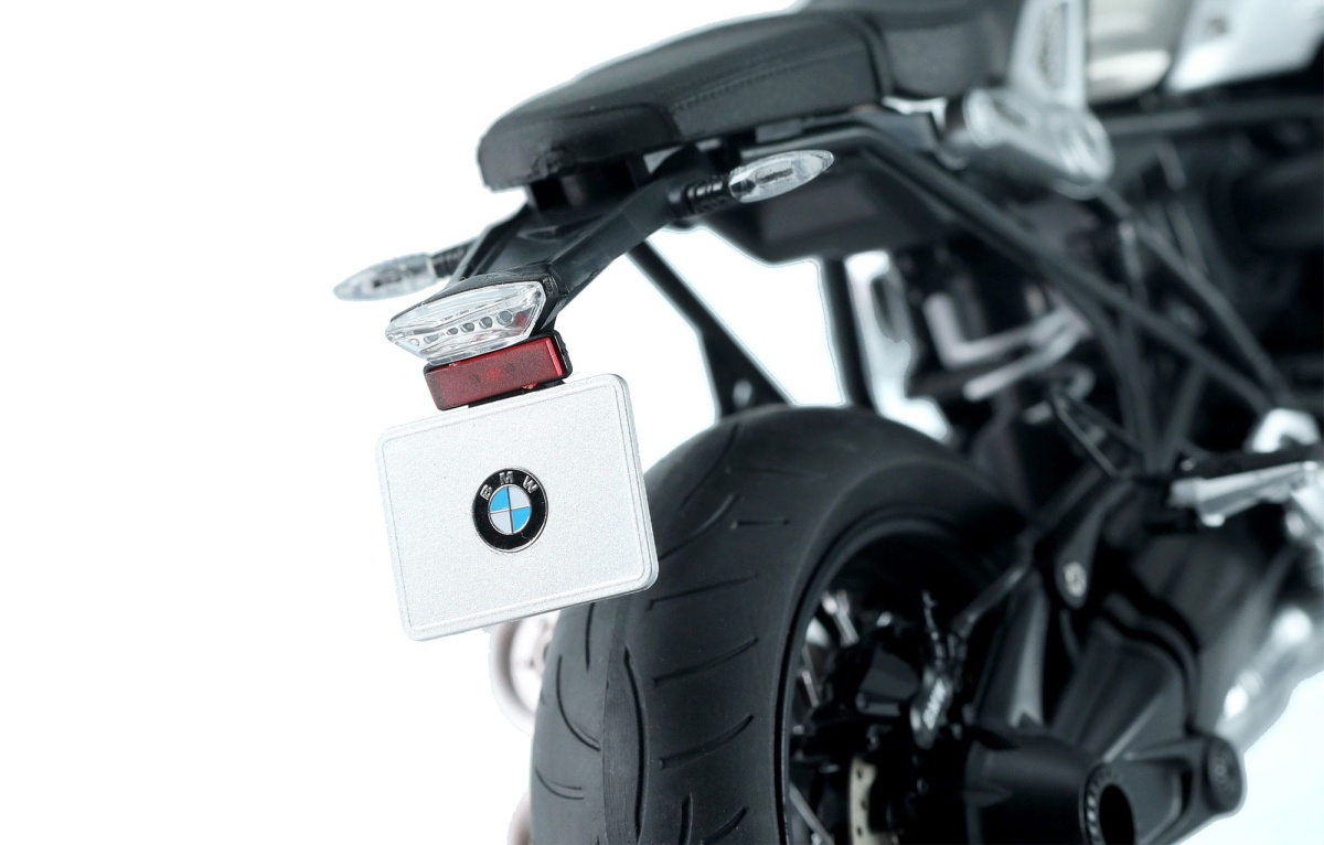 Zdjęcie dodatkowe produktu BMW R nineT (Pre-colored Edition) 1:9 Meng MT003S