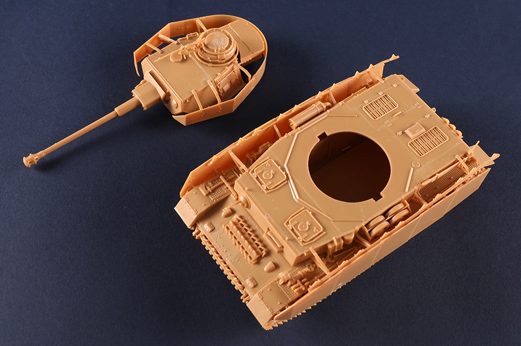 Zdjęcie dodatkowe produktu Niemiecki Pz.Kpfw. IV Ausf.H Medium Tank 1:48 Hobby Boss 84841