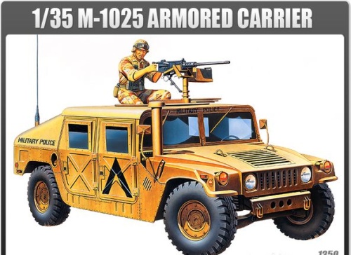 Transporter Opancerzony M1025 1:35 Academy 13241