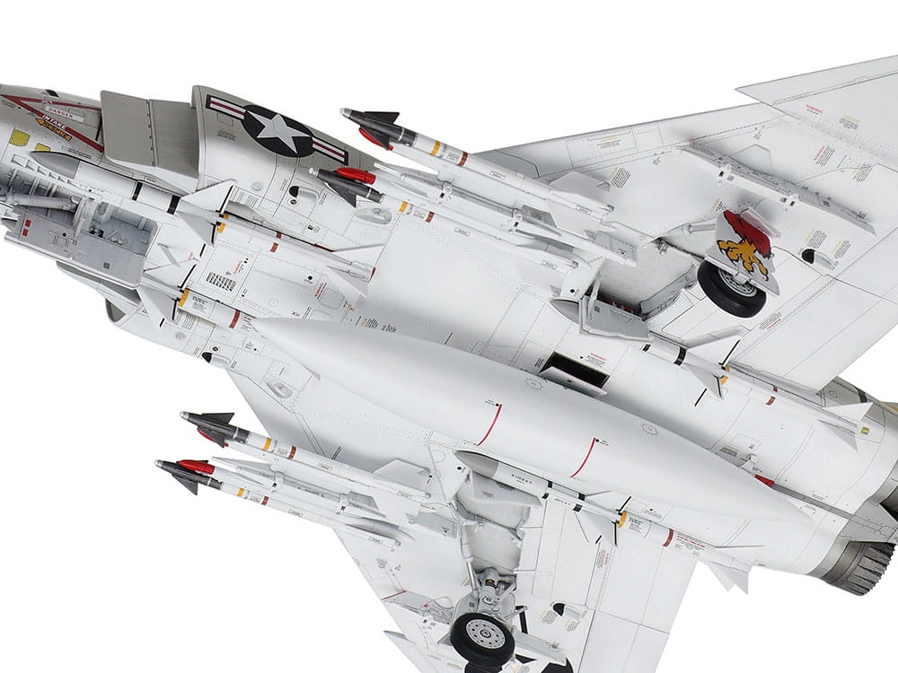 Zdjęcie dodatkowe produktu McDonnell Douglas F-4B Phantom II 1:48 Tamiya 61121