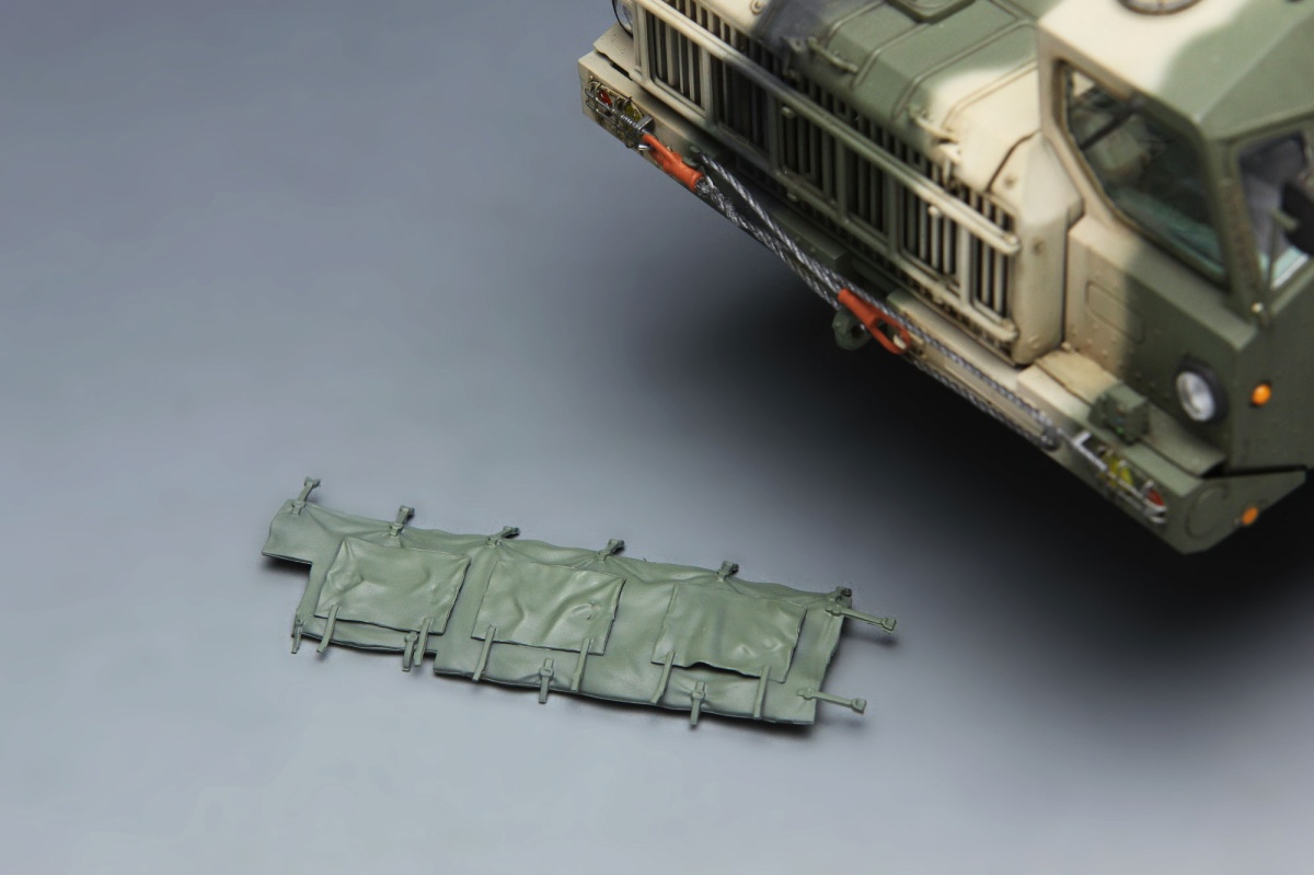 Zdjęcie dodatkowe produktu Rosyjska wyrzutnia rakiet dalekiego zasięgu 9A52-2 Smerch 1:35 Meng SS009