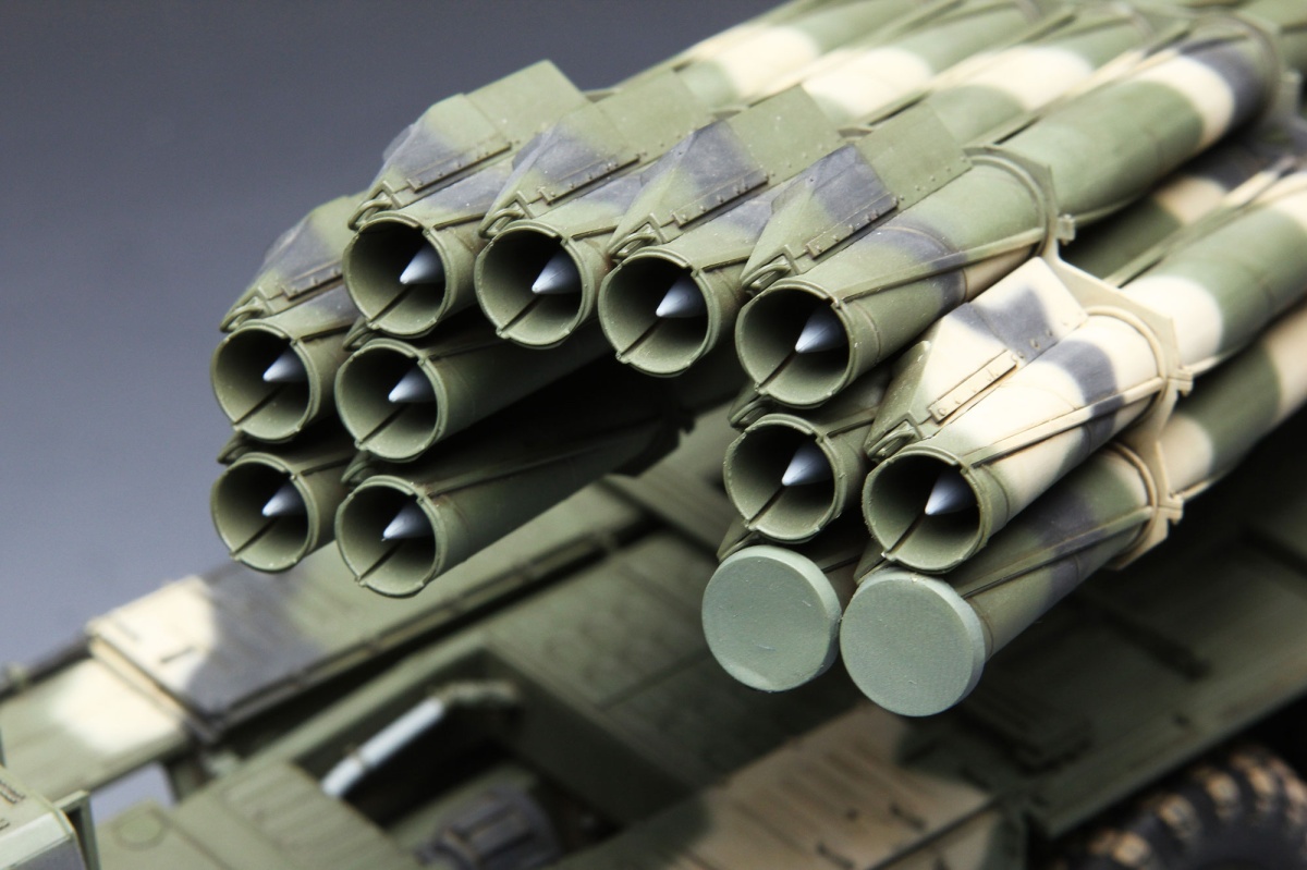 Zdjęcie dodatkowe produktu Rosyjska wyrzutnia rakiet dalekiego zasięgu 9A52-2 Smerch 1:35 Meng SS009