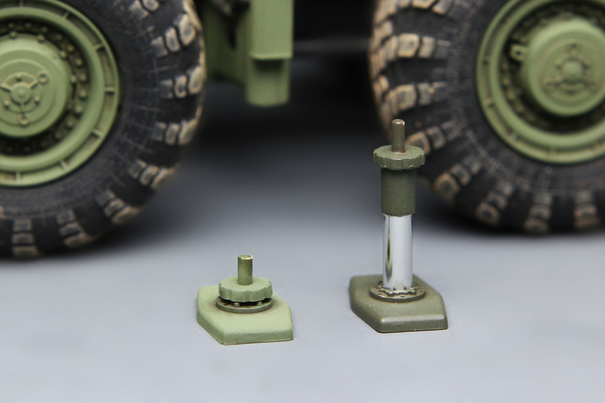 Zdjęcie dodatkowe produktu Rosyjska wyrzutnia rakiet dalekiego zasięgu 9A52-2 Smerch 1:35 Meng SS009