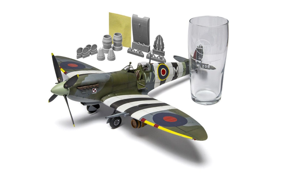 Zdjęcie dodatkowe produktu Supermarine Spitfire Mk.IXc - Flying Dray 1:24 Airfix 17001A