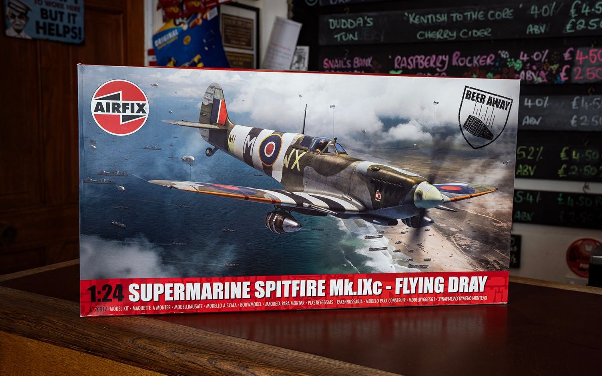 Zdjęcie dodatkowe produktu Supermarine Spitfire Mk.IXc - Flying Dray 1:24 Airfix 17001A