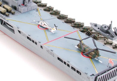 Zdjęcie dodatkowe produktu LST-4002 Shimokita (JMSDF, Japoński Okręt Obronny) 1:700 Tamiya 31006