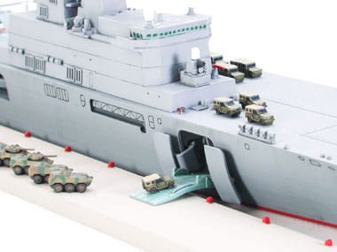 Zdjęcie dodatkowe produktu LST-4002 Shimokita (JMSDF, Japoński Okręt Obronny) 1:700 Tamiya 31006
