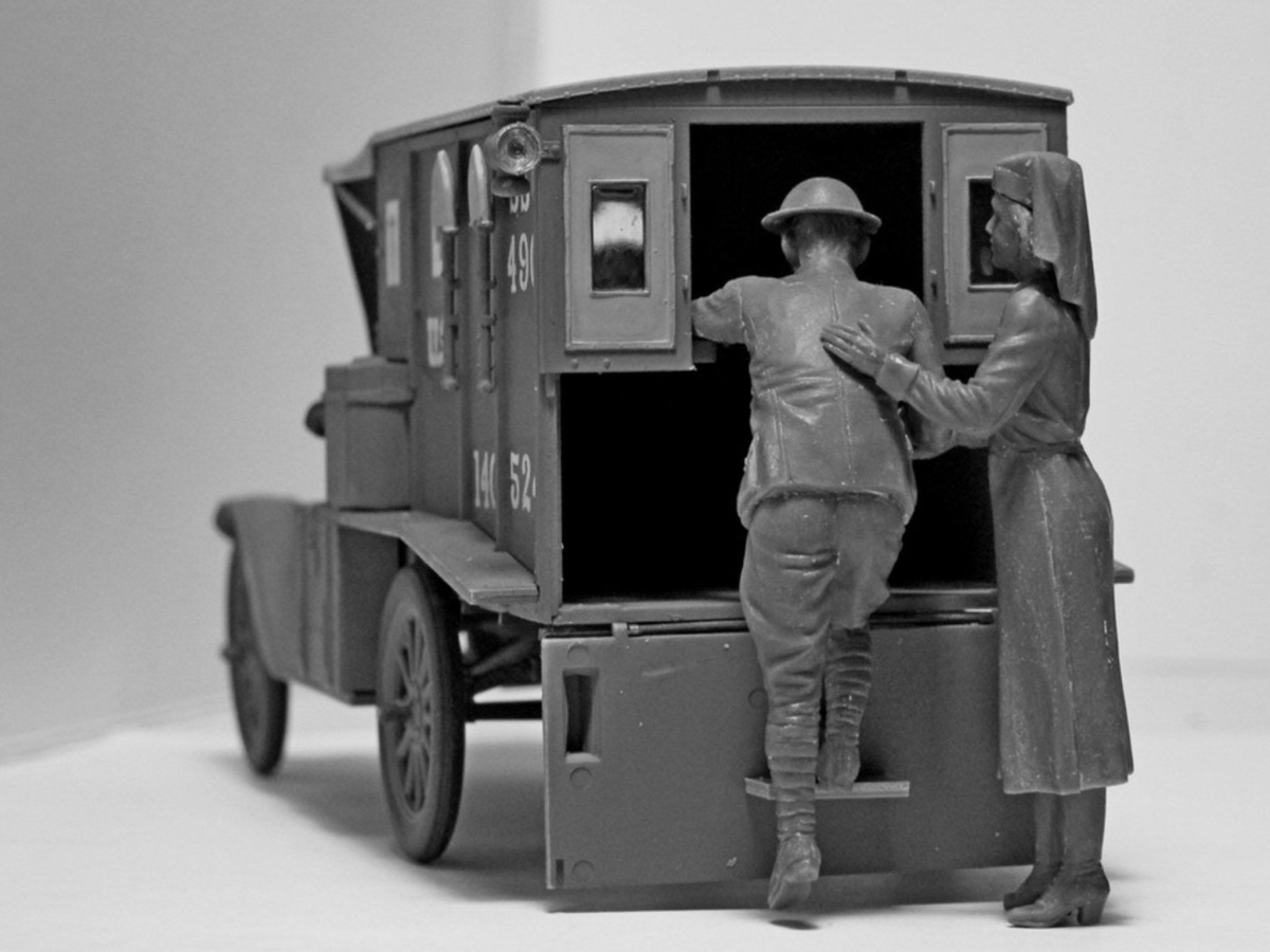 Zdjęcie dodatkowe produktu Ambulans Model T 1917 z amerykańskim personelem medycznym 1:35 ICM 35662