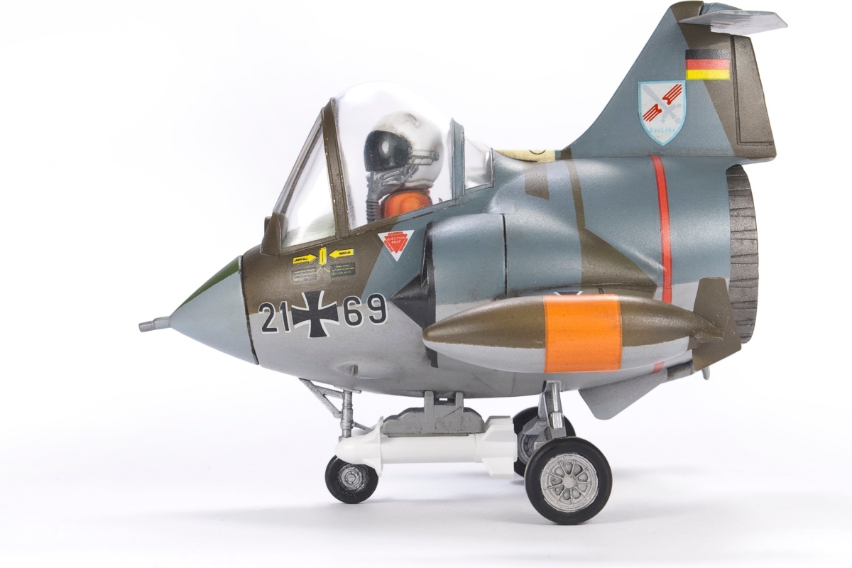 Zdjęcie dodatkowe produktu F-104g Luftwaffe Bundesmarine Egg Plane AFV Club QS06