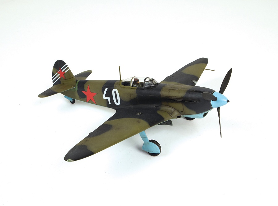 Zdjęcie dodatkowe produktu Radziecki myśliwiec Jak-7B (późna wersja) 1:48 Zvezda 4837