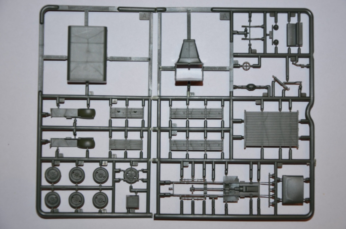 Zdjęcie dodatkowe produktu Polski Fiat 621 L z CKM przeciwlotniczym 1:72 First To Fight PL017