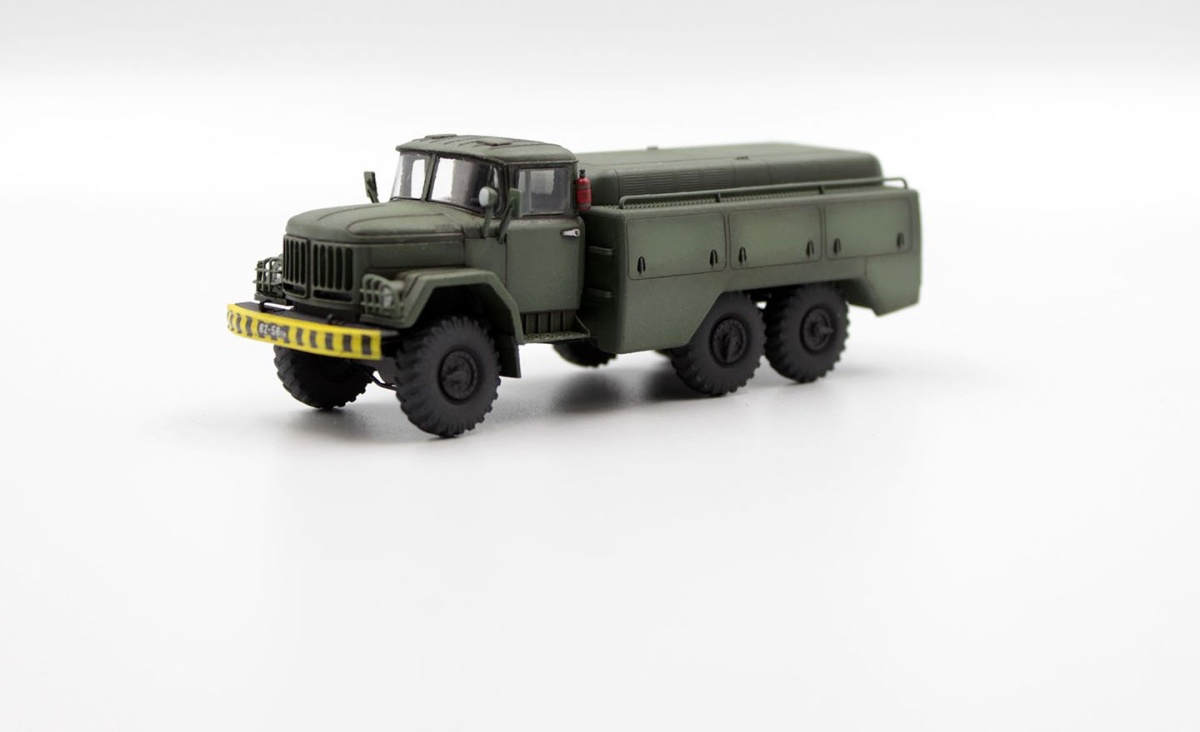 Zdjęcie dodatkowe produktu APA-50М (ZiL-131) Lotniskowa mobilna jednostka elektryczna 1:72 ICM 72815