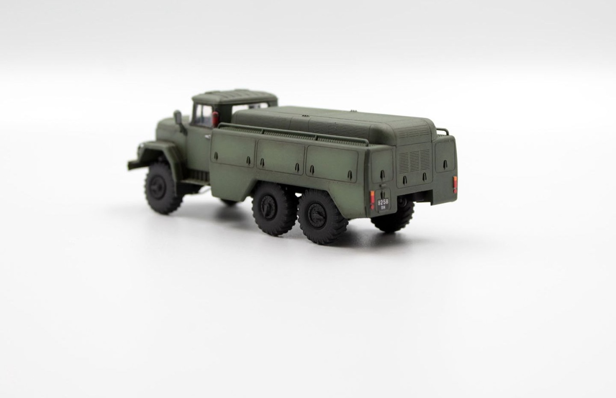 Zdjęcie dodatkowe produktu APA-50М (ZiL-131) Lotniskowa mobilna jednostka elektryczna 1:72 ICM 72815