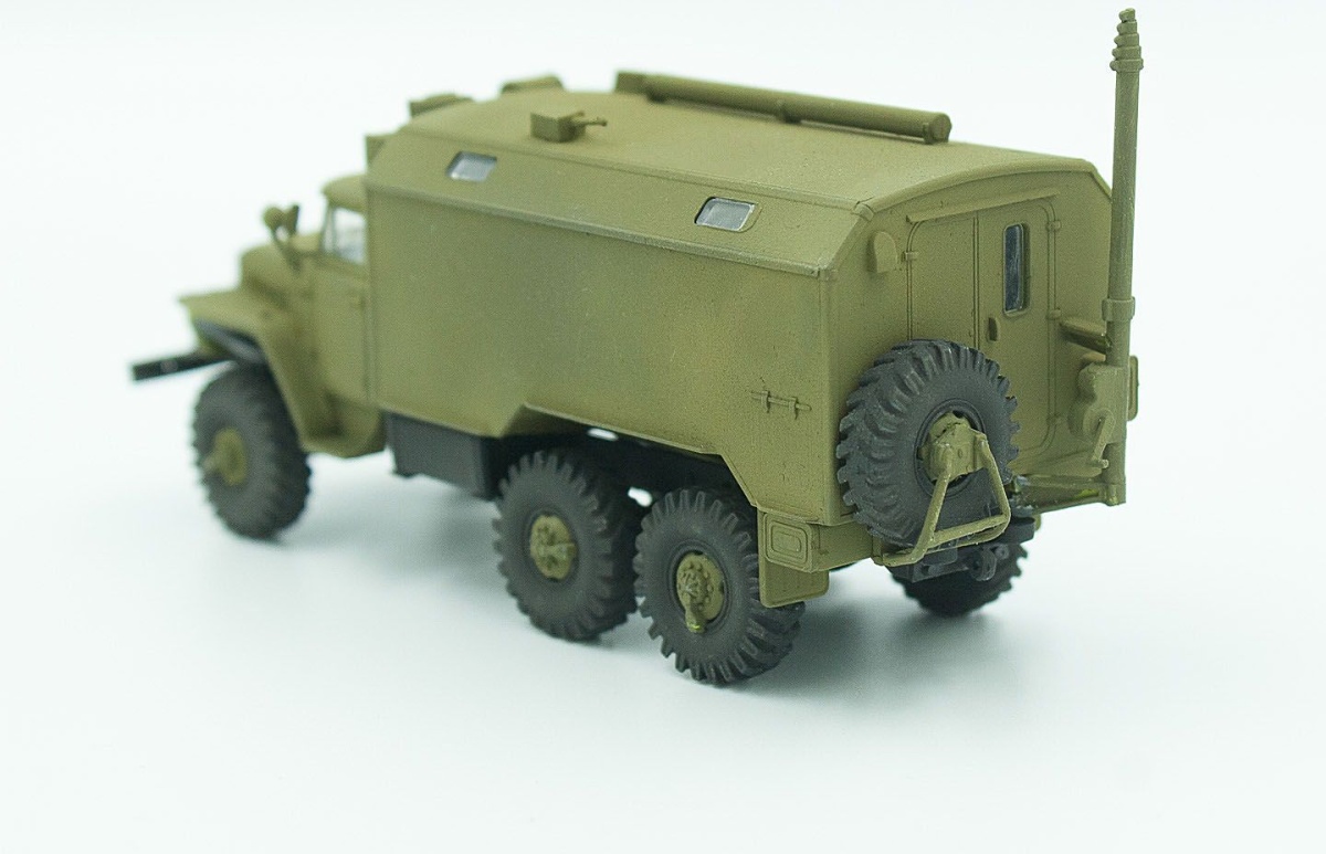 Zdjęcie dodatkowe produktu Wóz dowodzenia URAL-375A 1:72 ICM 72712