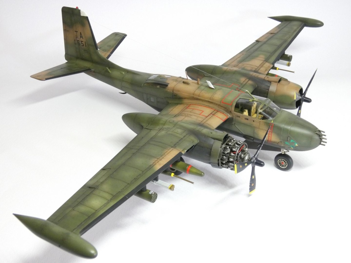 Zdjęcie dodatkowe produktu B-26K Counter Invader, samolot szturmowy USAF z wojny w Wietnamie 1:48 ICM 48279