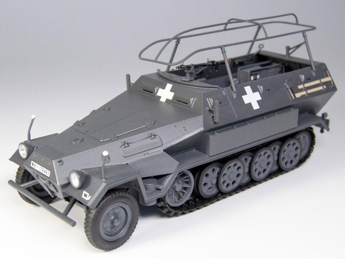 Zdjęcie dodatkowe produktu Niemiecki opancerzony wóz dowodzenia Sd.Kfz.251/6 Ausf.A 1:35 ICM 35102