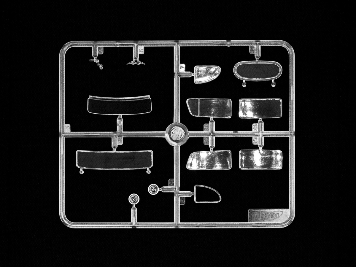 Zdjęcie dodatkowe produktu Packard Twelve (model 1936) z pasażerami (5 figurek) 1:35 ICM 35535