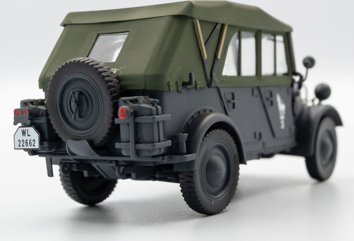 Zdjęcie dodatkowe produktu Niemiecki lekki samochód osobowy z II WŚ le.gl.Einheitz-Pkw Kfz.1 Soft Top 1:35 ICM 35582