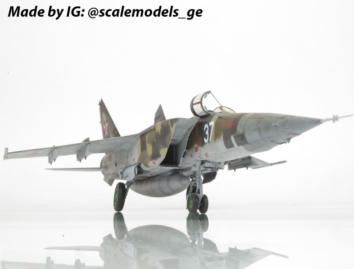 Zdjęcie dodatkowe produktu MiG-25 BM 1:72 ICM 72175