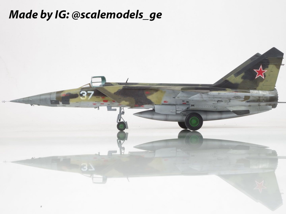 Zdjęcie dodatkowe produktu MiG-25 BM 1:72 ICM 72175