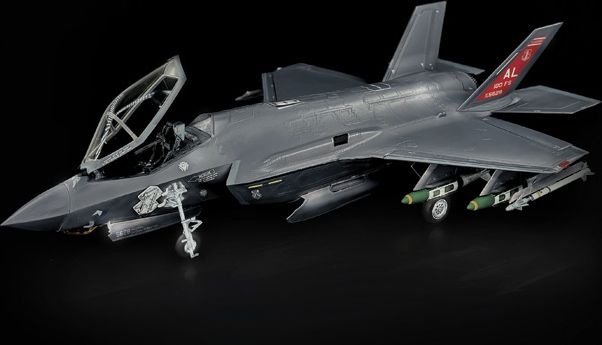 Zdjęcie dodatkowe produktu F-35A Lightning II 1:48 Italeri 2836