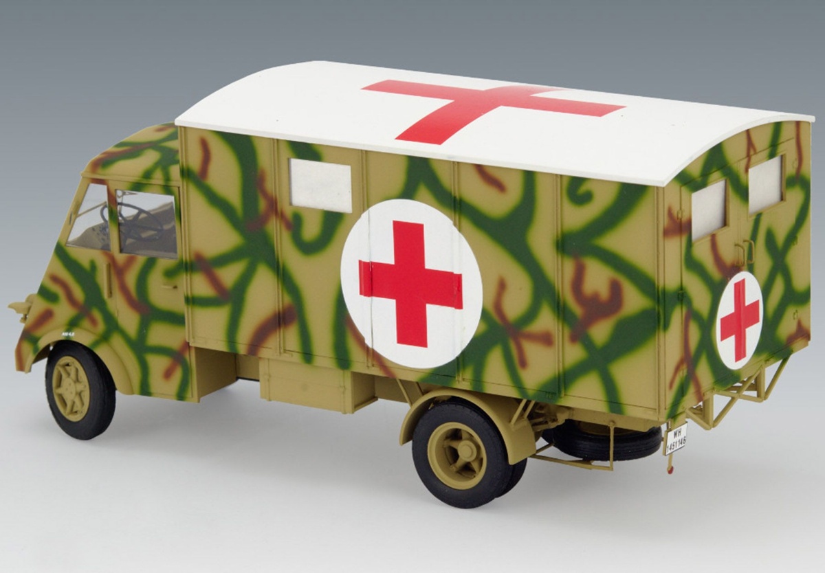 Zdjęcie Lastkraftwagen 3,5 t AHN z zabudową (Ambulans) 1:35 ICM 35417