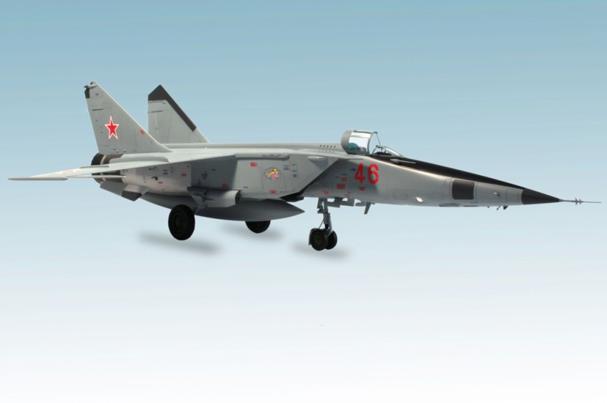 Zdjęcie MiG-25RBT 1:48 ICM 48901