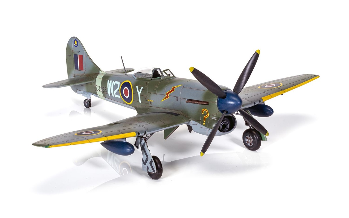 Zdjęcie Hawker Tempest Mk. V Post War 1:72 Airfix 02110