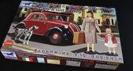 Zdjęcie Italian Light Civilian Car (Hard Top) z damą, dziewczynką i psem 1:35 Bronco CB35167