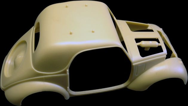 Zdjęcie Italian Light Civilian Car (Hard Top) z damą, dziewczynką i psem 1:35 Bronco CB35167