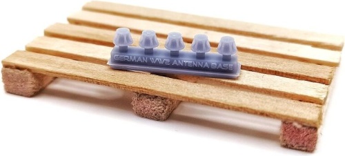 Niemieckie podstawy anten #1 1:35 Yamamoto Model Parts YMP3512 (5 szt.)